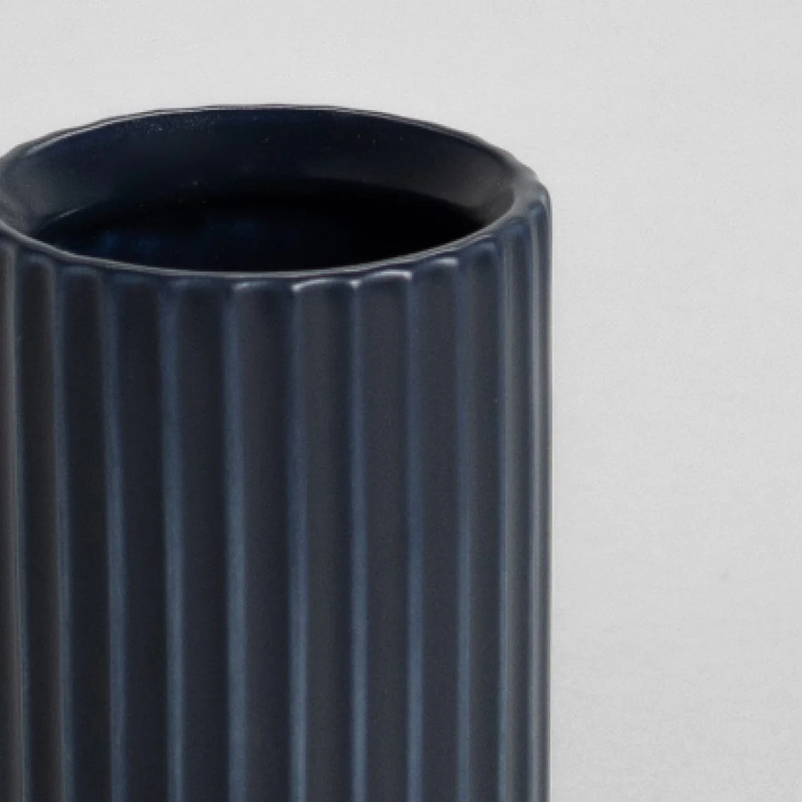 Short Bud Vase - Image 14